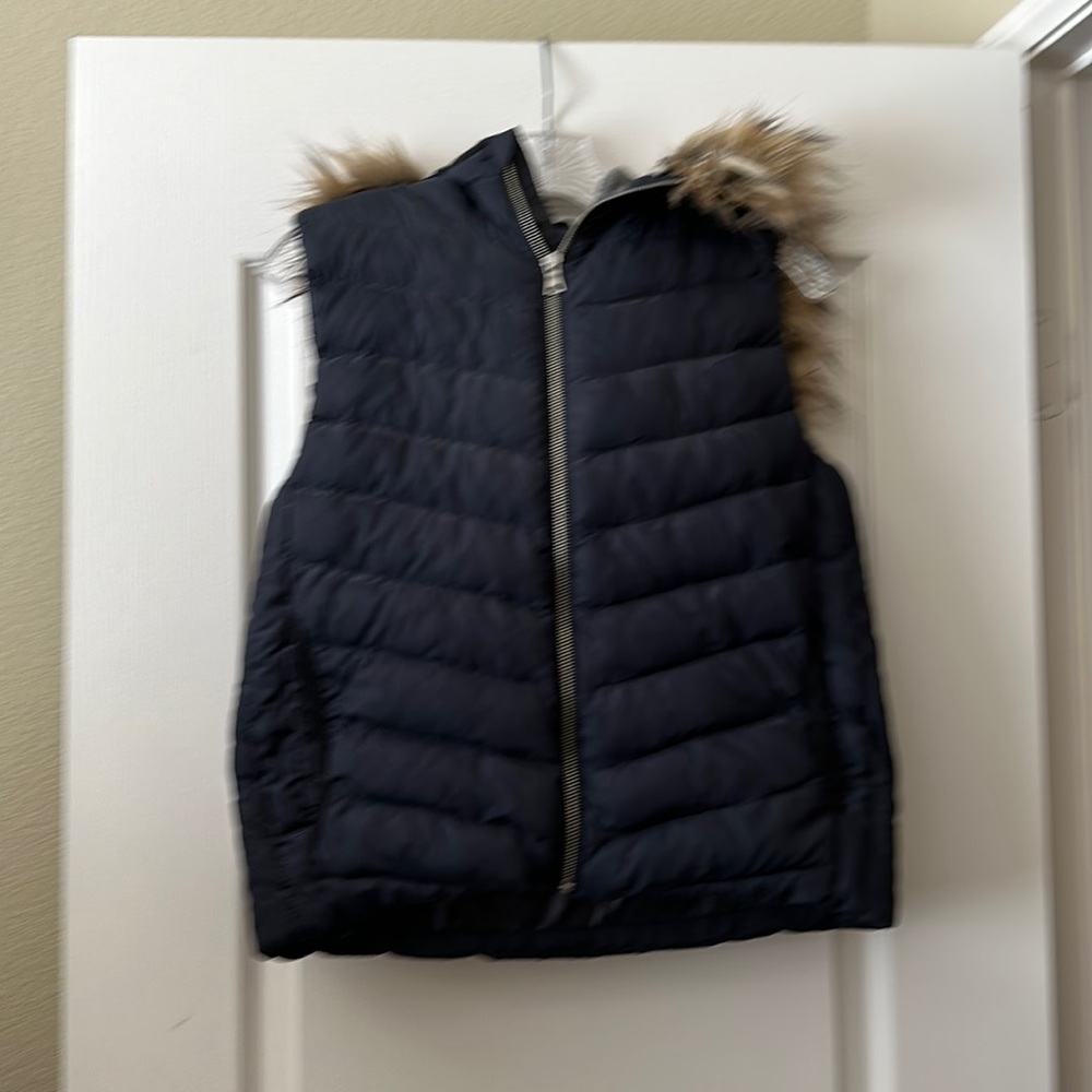 Gap puffer vest